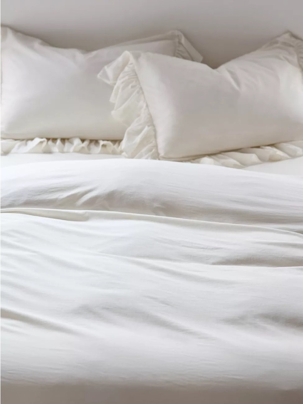 UO Solid Ruffle Trim Duvet Cover Queen New